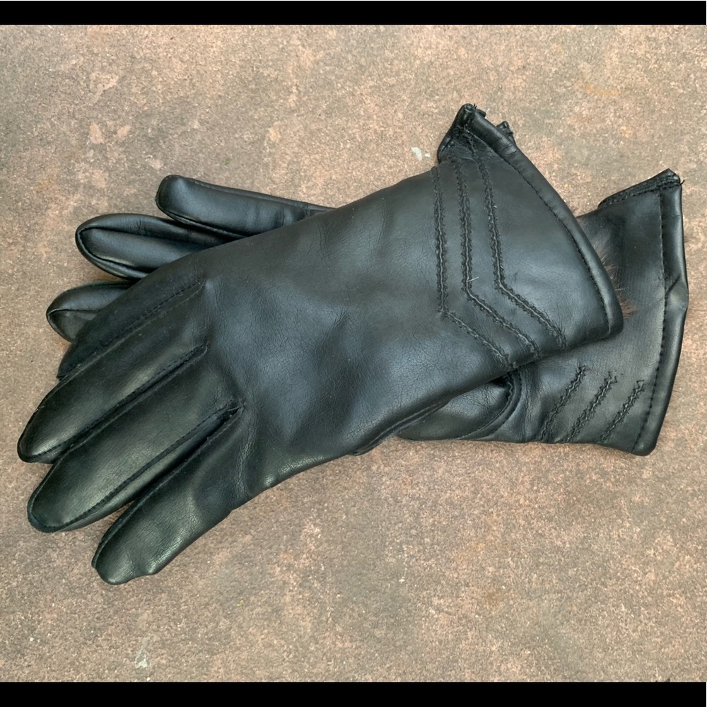 Vintage black leather gloves
